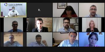 Reunión concejales y castellano