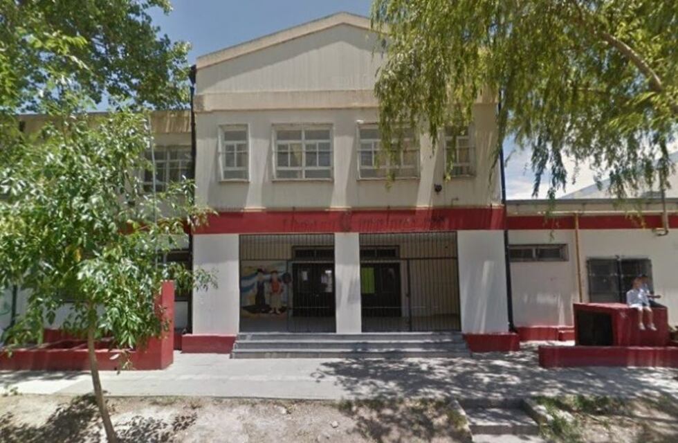 Tigre: Un alumno entró a los tiros en un colegio