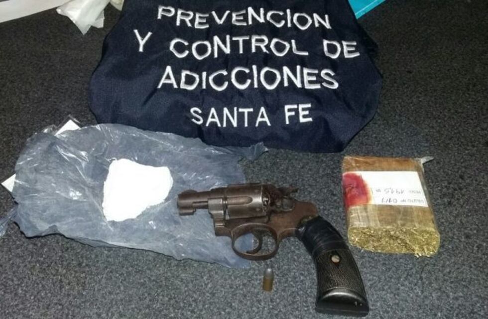 Drogas, armas y cinco detenidos en allanamientos realizados en Capitán Bermúdez