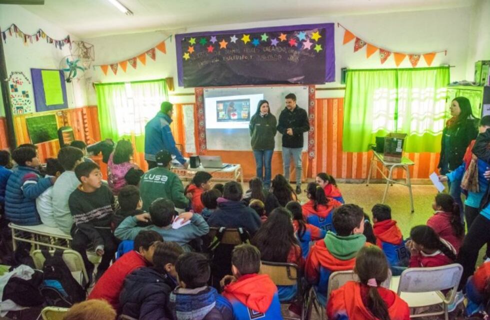 La Escuela República Italiana recibió capacitación para prevenir incendios forestales