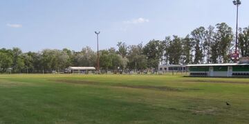 Trabajos en el campo de juego en el Juan Carlos Savatero