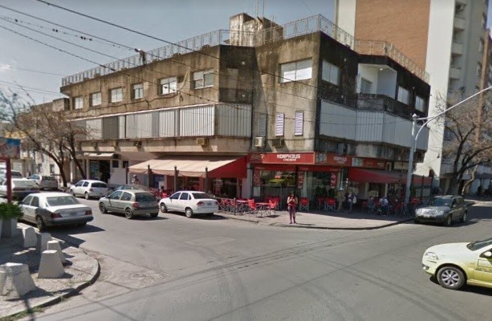 Ladrones intentaron robar un bar y balearon a un cliente