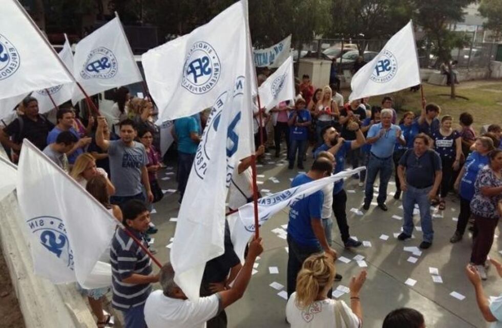 Siguen los reclamos de los trabajadores de la salud pública provincial