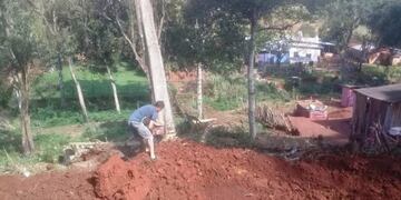 Máquinas viales comenzaron a abrir caminos en el asentamiento\u002E