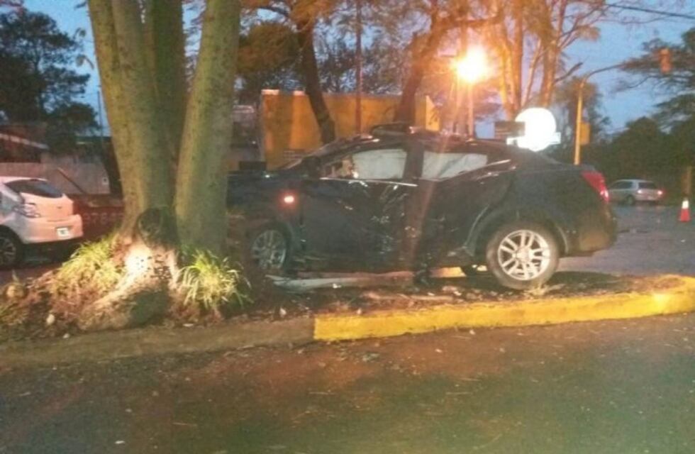 Siniestro vial en Posadas: esta mañana dos jóvenes conductores y un acompañante sufrieron lesiones