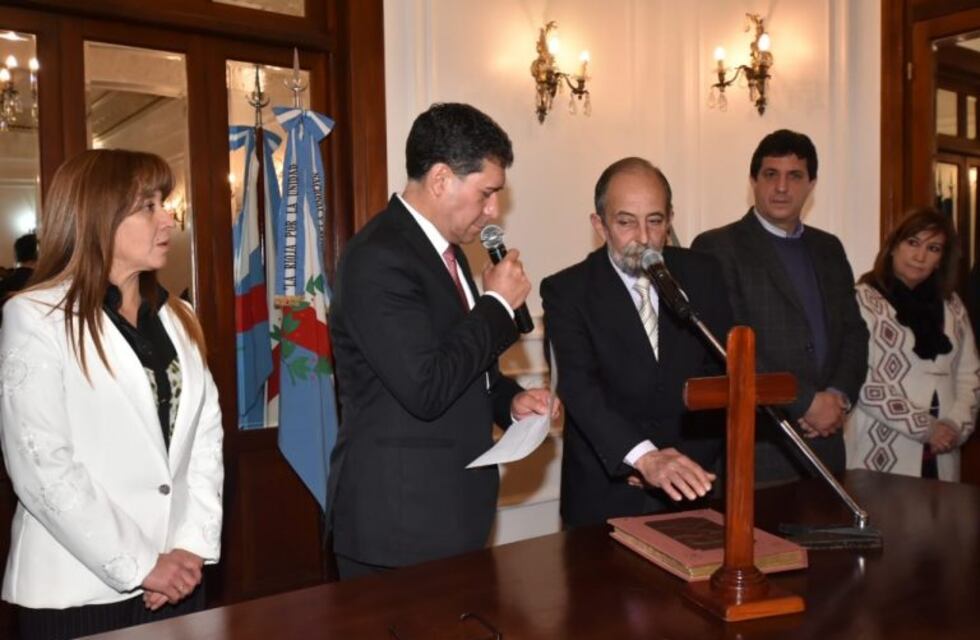 Sergio Casas tomó juramento al nuevo Secretario de Minería y Energía