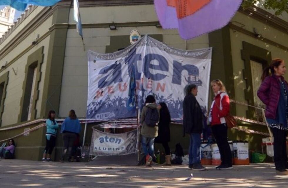 Paritarias: los docentes reclaman diálogo con el Gobierno y definen si seguirá el paro