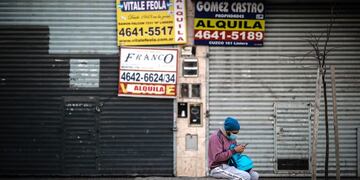 Cerraron 23 mil comercios en la Ciudad y los que siguen abiertos analizan la continuidad\u002E (EFE)