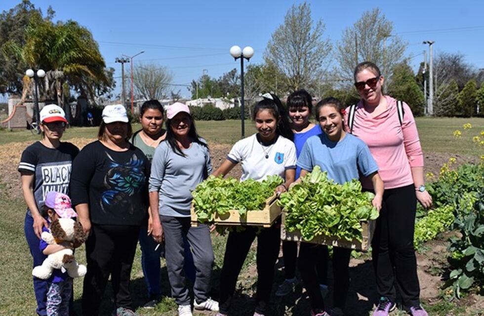 Devoto: Huerta solidaria a cargo de alumnos de 4to año