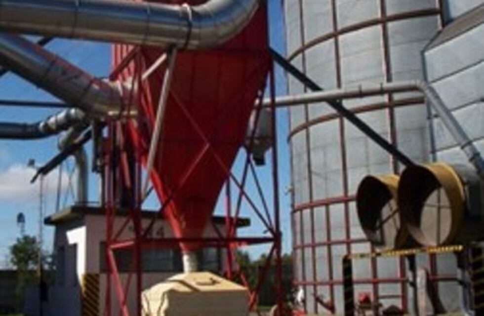 Se salvó de milagro: camionero había quedado sepultado en cereal pero pudo ser rescatado