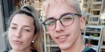 Los muebleros rosarinos que revolucionaron las redes y son tendencia nacional (Clarín)