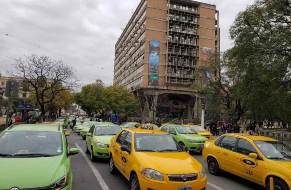 Aumentan tarifas de taxis, remises y la ITV en Córdoba