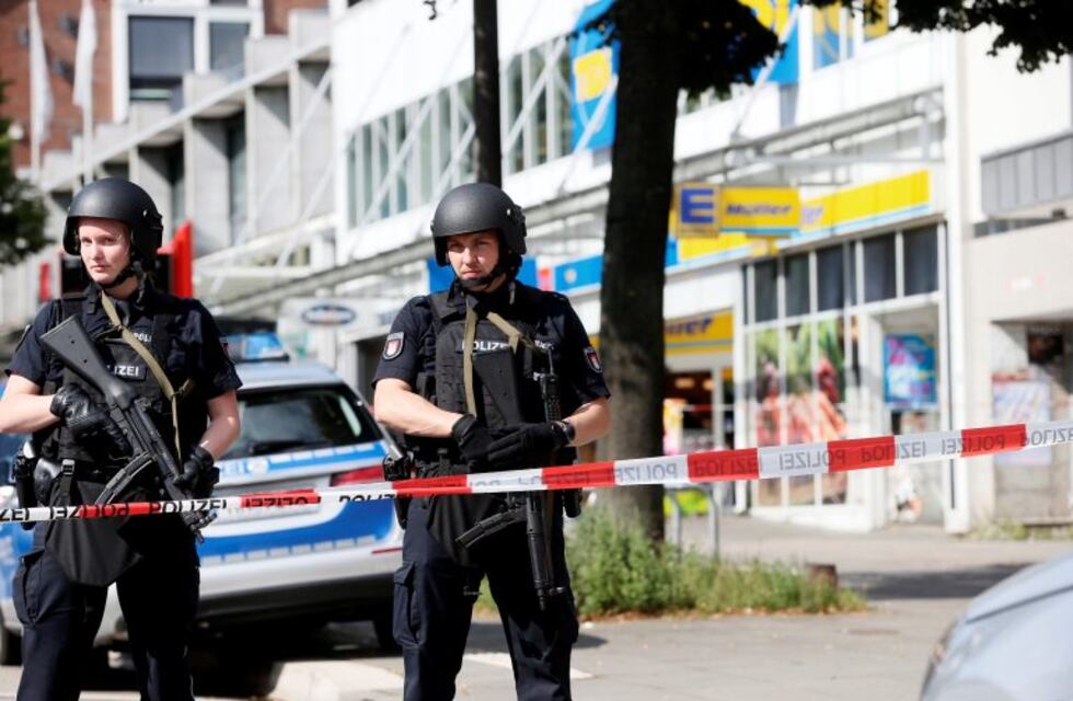 Una persona murió y varias resultaron heridas en un ataque con cuchillo en Hamburgo