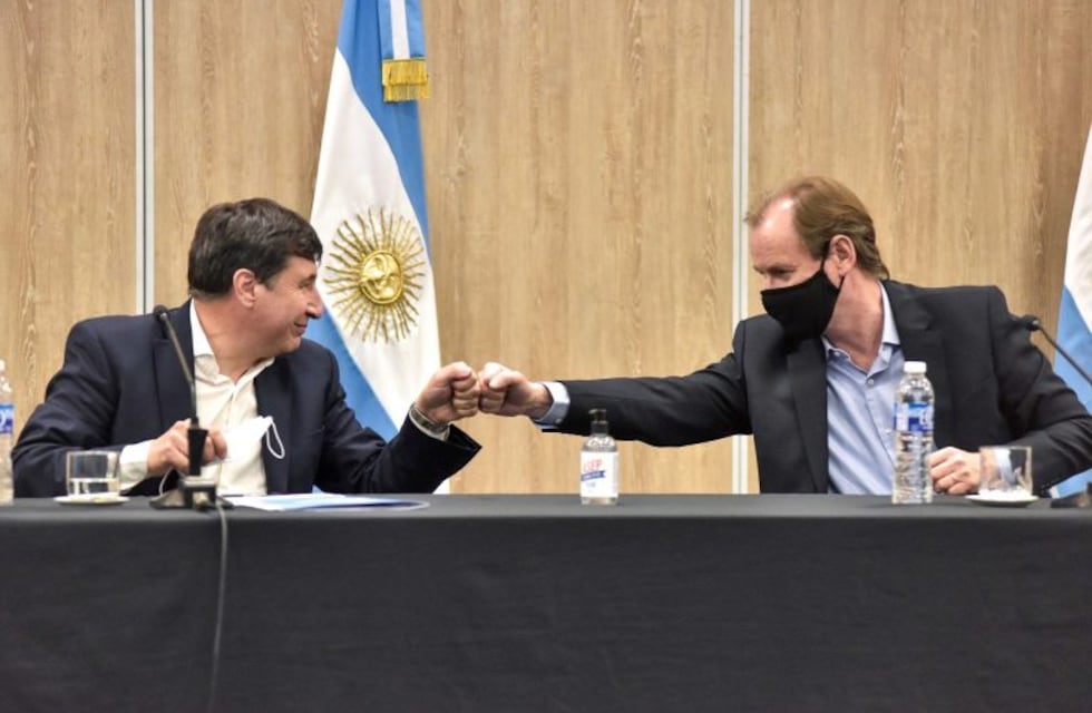 Gustavo Bordet firmó acuerdo con el Ministro Arroyo para generar trabajo en Entre Ríos