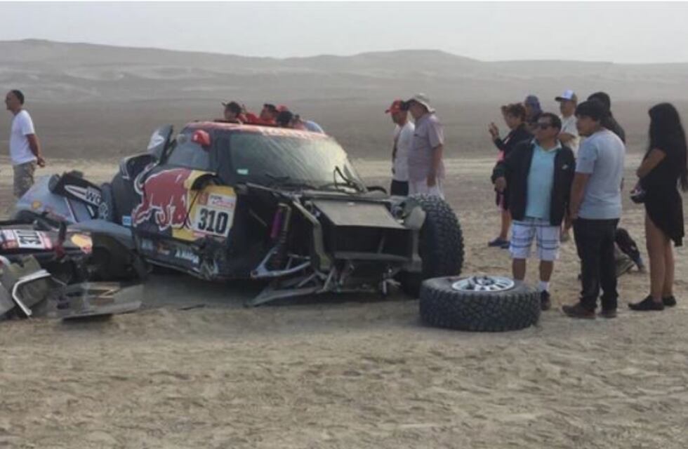 Así quedó el auto que protagonizó el primer vuelco impactante del Dakar