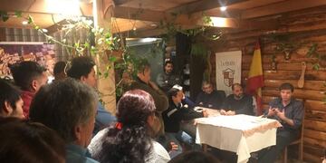 Reunión de docentes y emprendedores en Tolhuin