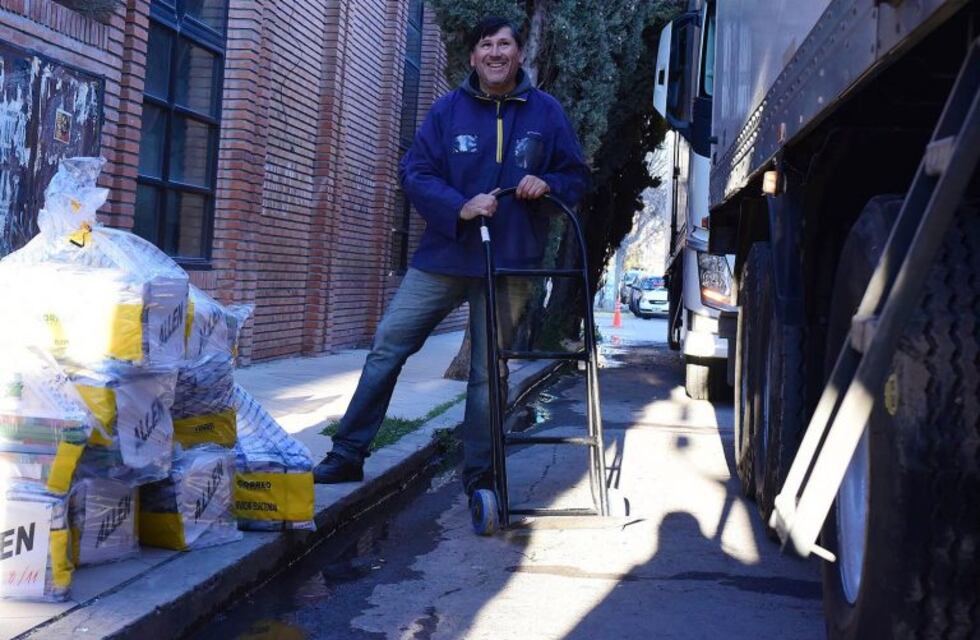 Empezaron a repartir las urnas para las elecciones de este domingo