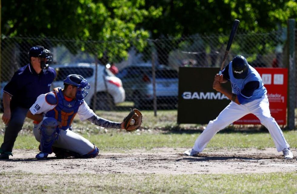 Béisbol: las Águilas vuelan alto en el Norte y Pumas gana su primer encuentro