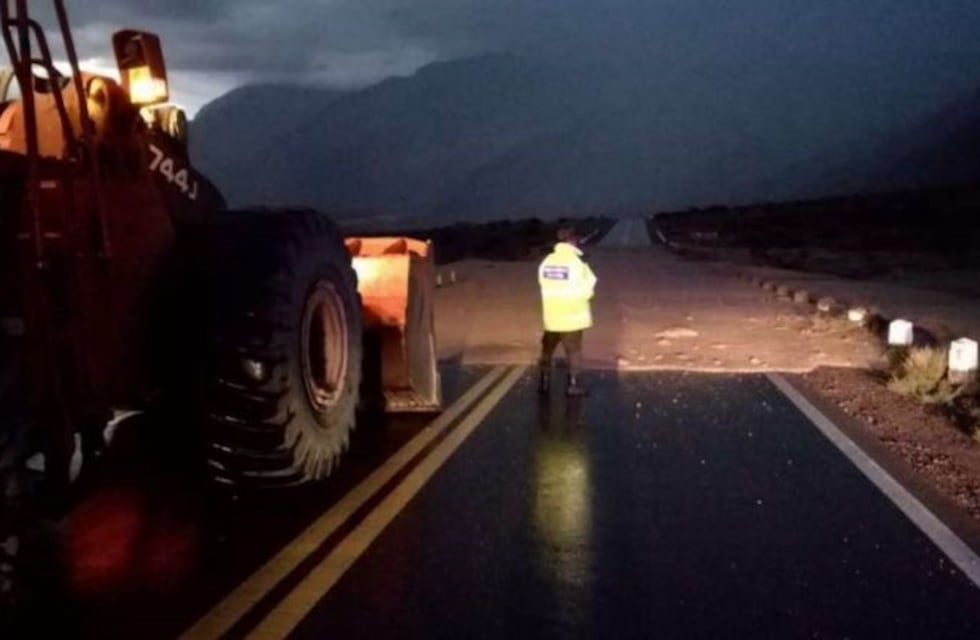 Hay más de mil personas varadas por el alud en Alta Montaña