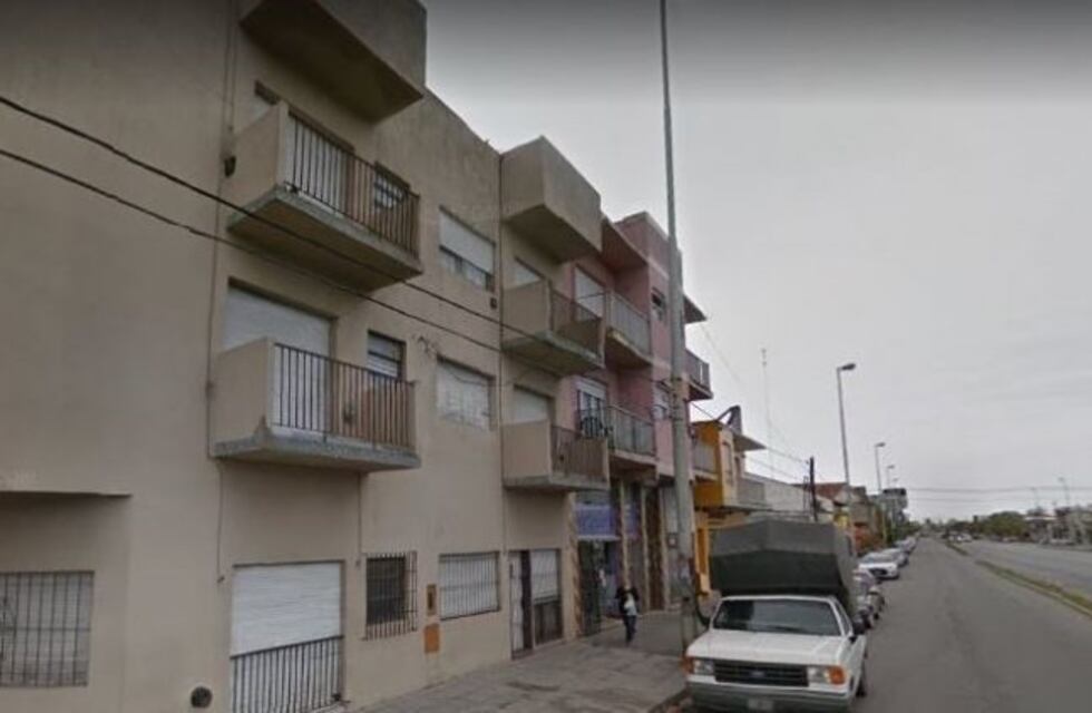 Mar del Plata: una mujer resultó herida al derrumbarse tres balcones de un edificio