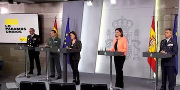 Conferencia en el Palacio de la Moncloa de María José Sierra (c), del Centro de Coordinación de Alertas y Emergencias Sanitarias\u002E (EFE)