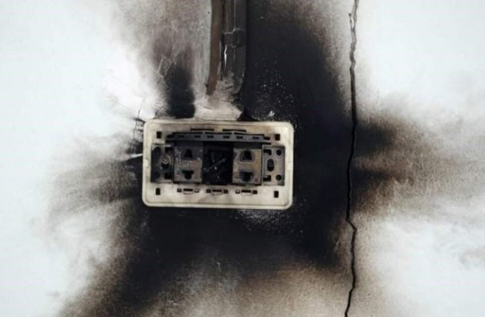 Quiso prender la luz de su casa y murió electrocutado
