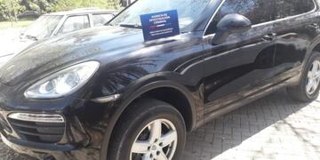 Se entregaron los dos empresarios acusados de estafa y apareció la camioneta de una de las víctimas (@HernanFunes)