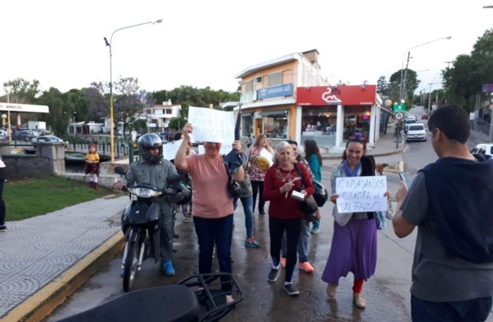 Unquillo movilizado contra el tarifazo