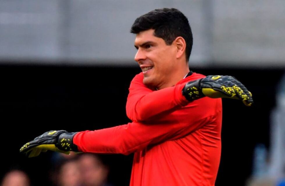 Carlos Lampe obtuvo la doble nacionalidad y quiere jugar en Argentina