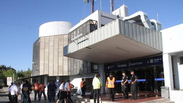 Por una amenaza de bomba en el aeropuerto de San Juan desviaron un vuelo a Mendoza