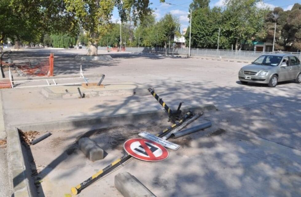 Polémica porque Estatales deberán pagar la playa de Casa de Gobierno