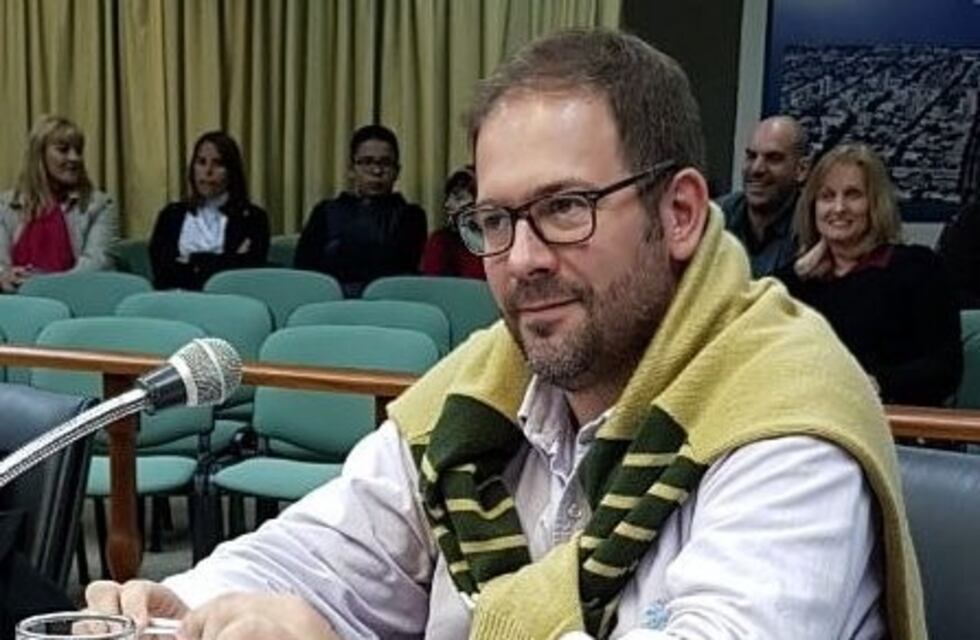 Hugo Menossi no será precandidato a intendente