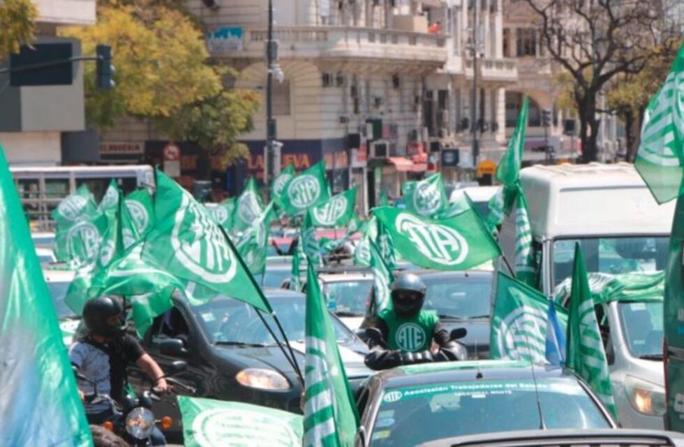 Protestas en el centro porteño: ATE realizó una caravana desde el Obelisco al Congreso