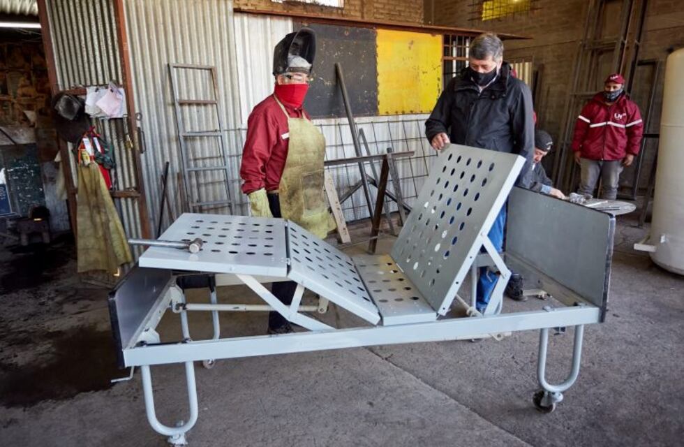 Las Heras repara las camas del Hospital Central para colaborar con la pandemia