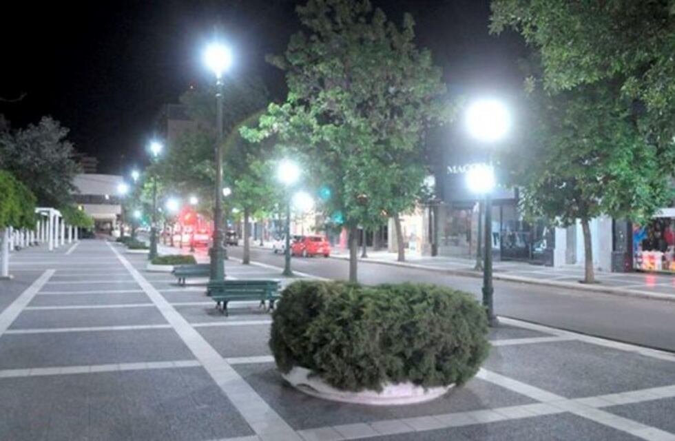 Cambiaron de mercurio a led unas 160 luminarias en el centro de Santa Rosa