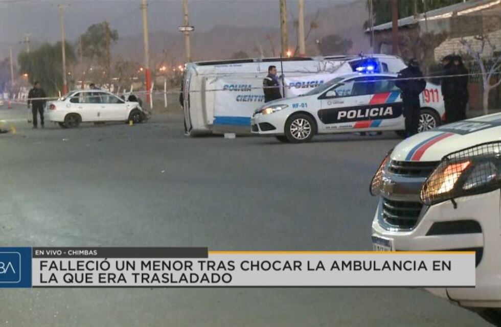Corrían picadas, chocaron con una ambulancia y murió un nene