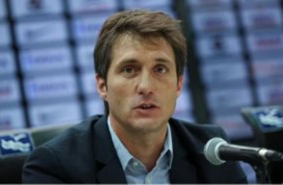 Barros Schelotto pidió que Pitana dirija "con el reglamento del campeonato y no del verano"