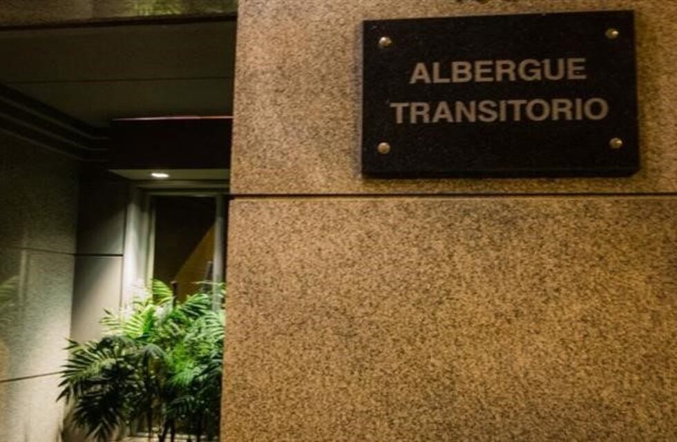 Filmaron un motel abierto en pleno ASPO