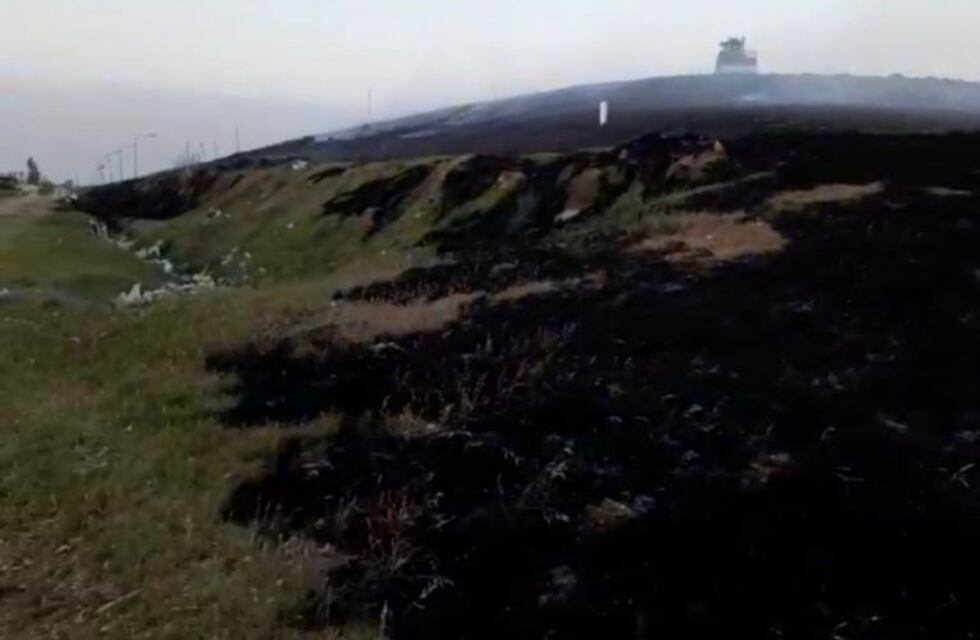 Gran incendio intencional en el Complejo Ambiental