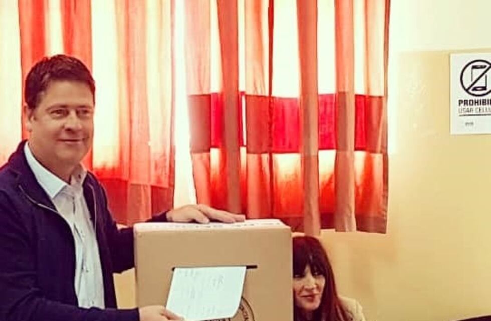 El candidato a vice de Mestre votó por la mañana en una escuela de Bell Ville