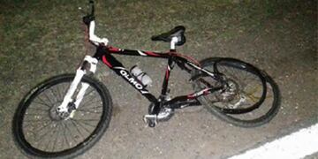 La camioneta que atropelló a la muchacha (Foto: El Puntal)\u002E