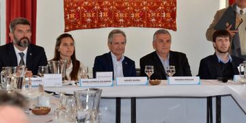 El ministo Ibarra y el gobernador Morales, en el COFEMOD