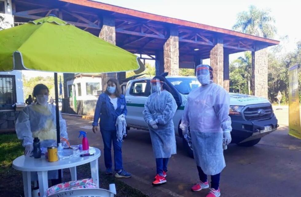 Capacitaron sobre el uso de protección facial y distanciamiento social en Iguazú