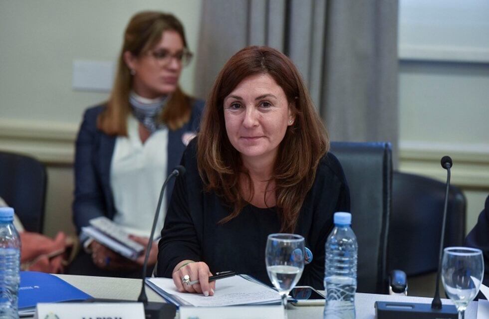 Paulina Calderón: "Hoy los edificios no están aptos para habilitarlos, no es lo ideal abrir así"