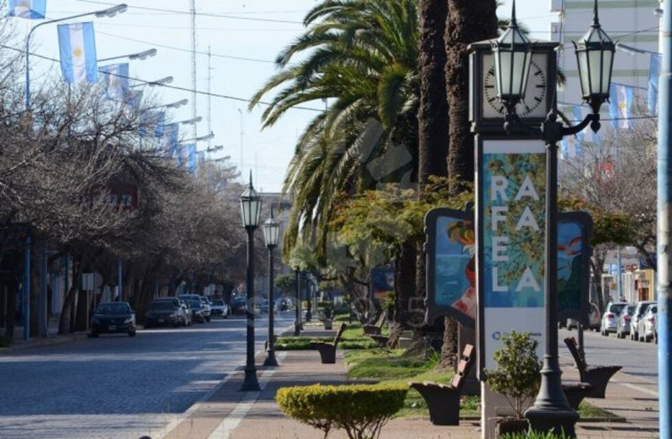 ¡Limpios y ordenados! En Rafaela se sortearon las columnas donde cada partido pondrá cartelería política
