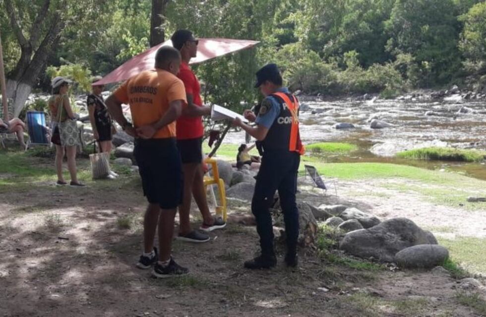 Río Anisacate: Bomberos de Alta Gracia junto a policías realizaron el "Operativo Prevención"