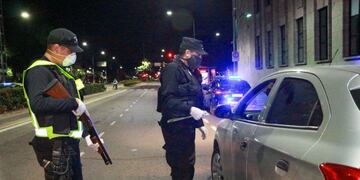 Las fuerzas de seguridad mantienen los controles de tránsito en Rosario y otros puntos de la bota\u002E (@minsegsf)