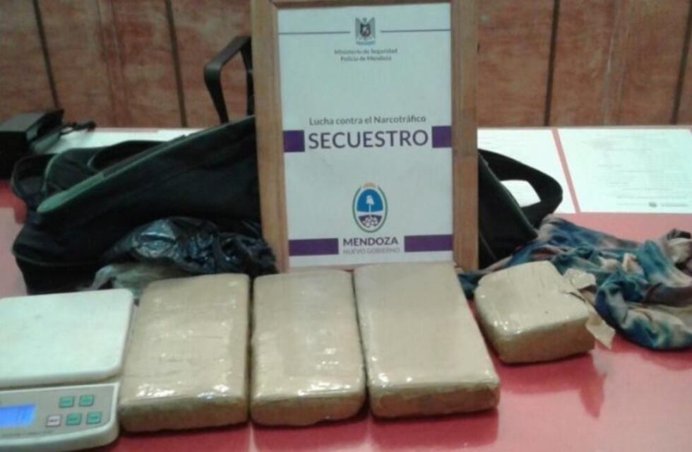 Droga secuestrada: investigan si policías se quedaron con estupefaciente