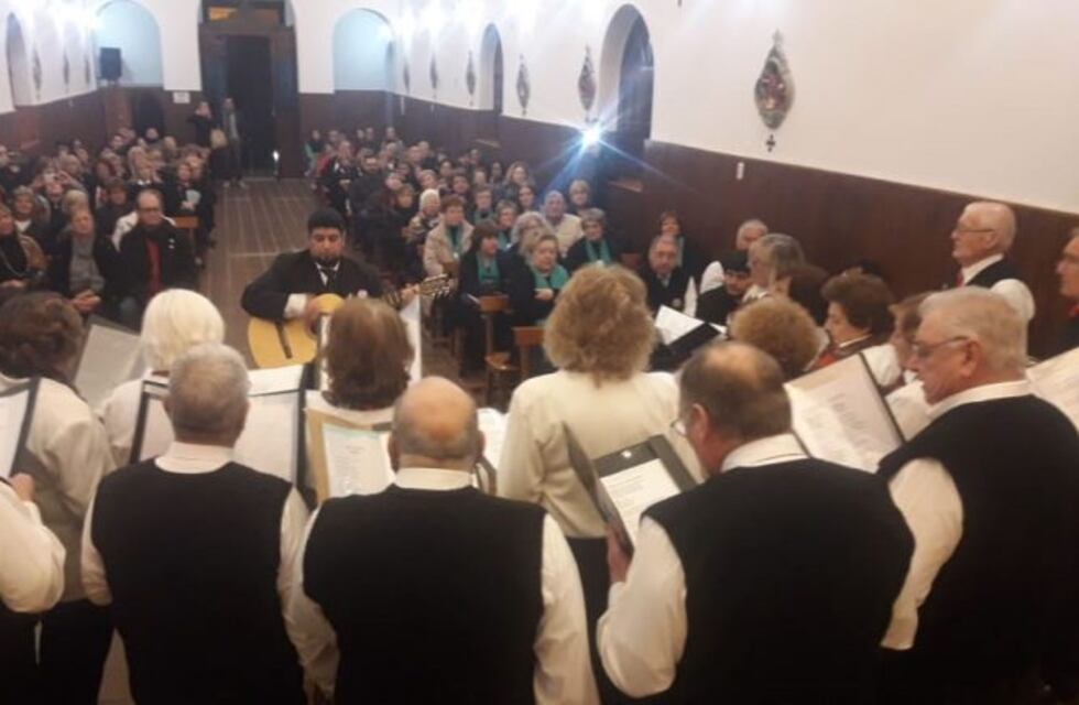 Cantando entre italo piamonteses