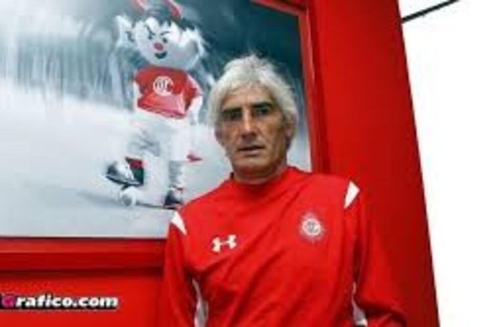 De Carucha Corti: "Franco es el técnico indicado para dirigir a Instituto"